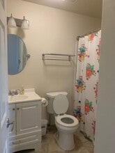 65 W Spring Ln in Lemoore, CA - Building Photo - Building Photo