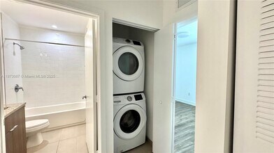 519 NE 121st St in North Miami, FL - Building Photo - Building Photo