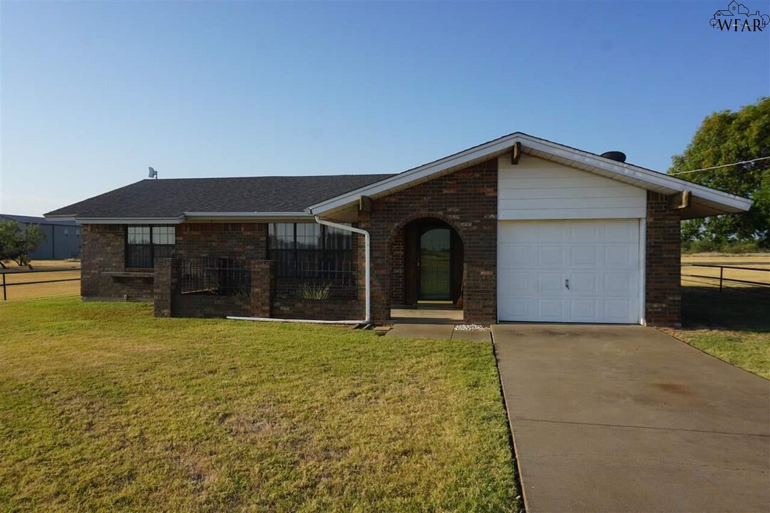 6960 Parker Ranch Rd in Wichita Falls, TX - Building Photo