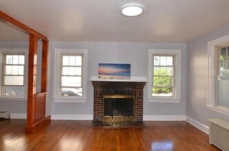 16 Newport Ter, Unit 16 Newport Ter in Quincy, MA - Building Photo - Building Photo