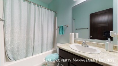2900 S Statice Ave in Sioux Falls, SD - Building Photo - Building Photo