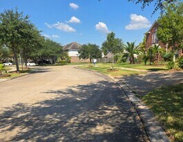 5719 Candlecreek Dr in Richmond, TX - Building Photo