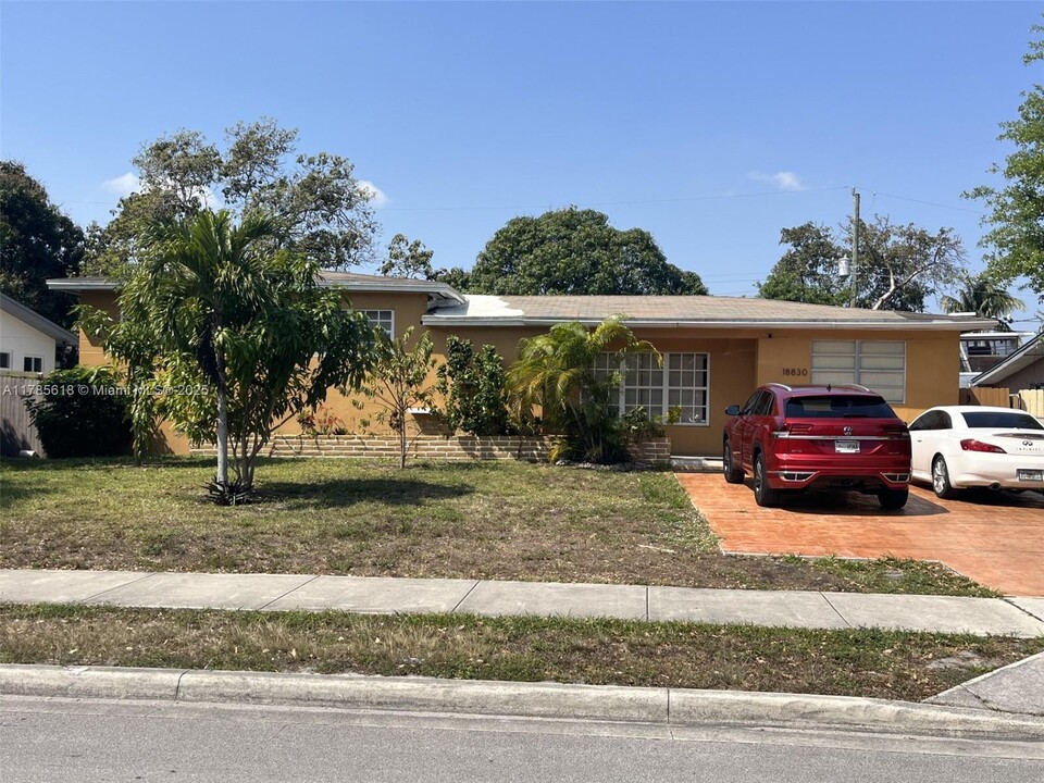 18830 NW 7th Ave in Miami, FL - Building Photo