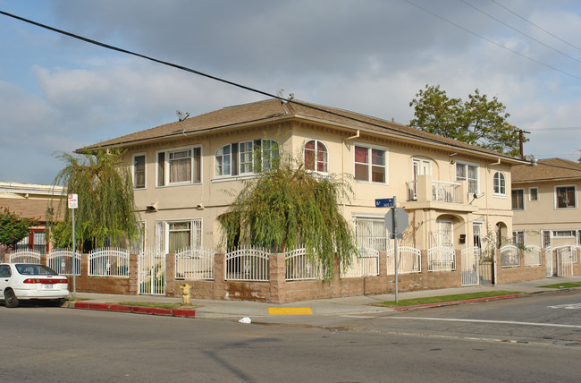 3519 W 17th St in Los Angeles, CA - Foto de edificio - Building Photo