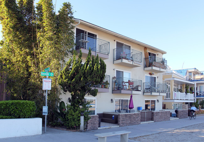 Leilani Bay Apartments in San Diego, CA - Building Photo - Building Photo