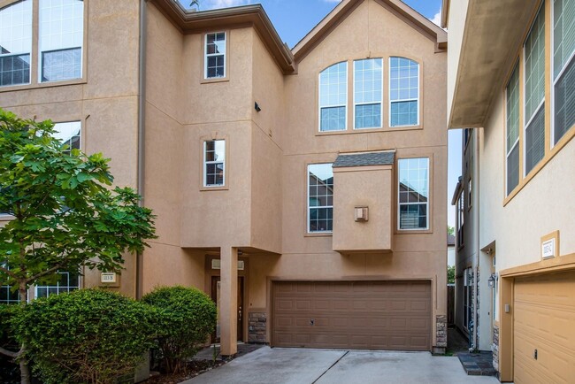 property at 1113 Peveto St