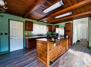 16521 Mil Potrero Hwy in Pine Mountain Club, CA - Building Photo - Building Photo