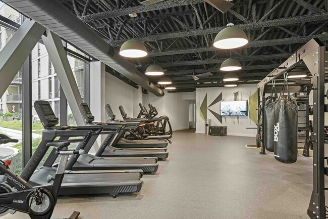 2150 N Elston Ave in Chicago, IL - Building Photo - Building Photo