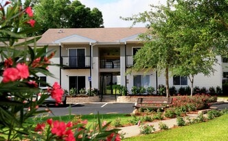 Verdant Cove in Gainesville, FL - Building Photo