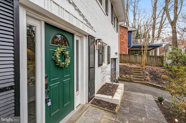 property at 3710 Lorcom Ln