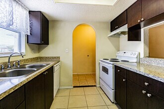 12807 Kellywood Cir in Hudson, FL - Building Photo - Building Photo