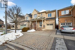 19 Abraham Ct in Ajax, ON - Building Photo