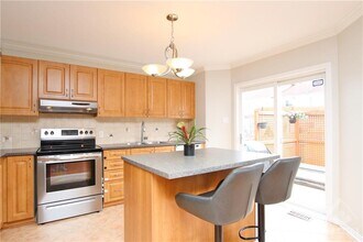 121 Ocala St in Ottawa, ON - Building Photo - Building Photo