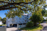 Royal Caribbean Condominiums in Coral Gables, FL - Foto de edificio - Building Photo