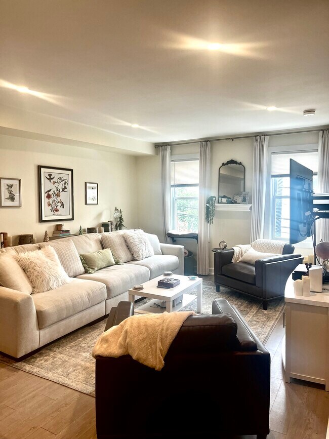 120 Webster St, Unit 2 in Boston, MA - Foto de edificio - Building Photo