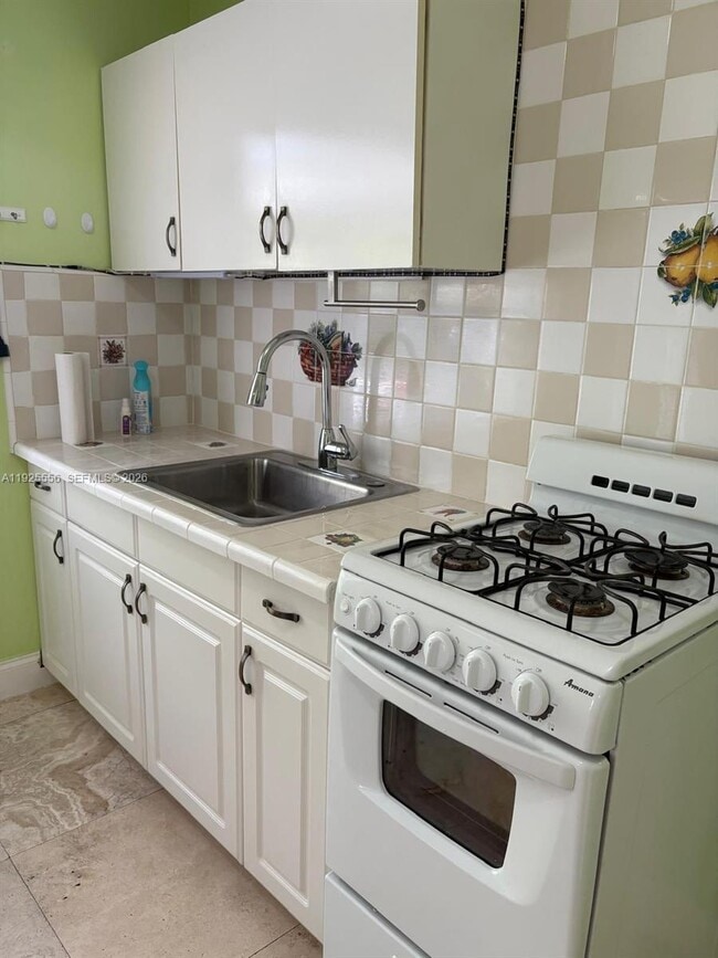 13330 SW 79th St in Miami, FL - Building Photo - Building Photo