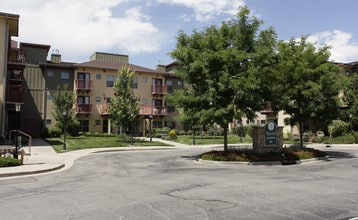 Willow Glen in Lakewood, CO - Foto de edificio - Building Photo