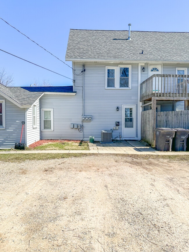 950 Center St, Unit 3