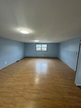 35 Crag Ln in Levittown, NY - Building Photo - Building Photo
