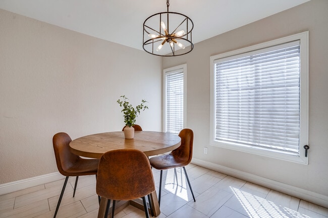 9120 Telfair Ave, Unit #15 in Sun Valley, CA - Building Photo - Building Photo