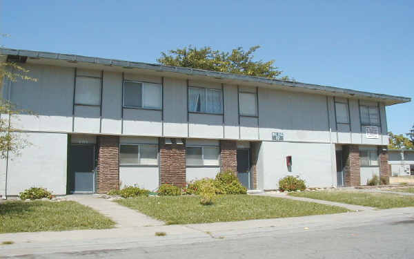 Northland Village in Sacramento, CA - Foto de edificio