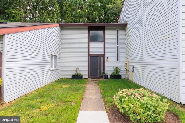 property at 1913 Encino Dr