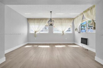 16530 NE 11th Ave in North Miami Beach, FL - Building Photo - Building Photo