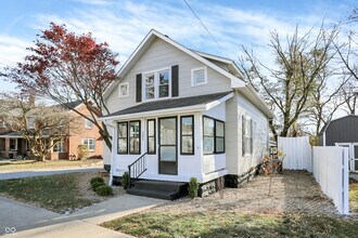 121 Penn St in Westfield, IN - Foto de edificio - Building Photo