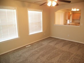 879 S New Summer Ave in Kuna, ID - Building Photo - Building Photo