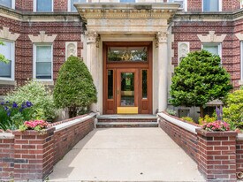 125 Park Dr, Unit 36 in Boston, MA - Building Photo