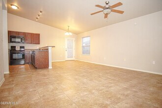 10692 Canyon Sage Dr in El Paso, TX - Foto de edificio - Building Photo