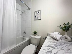 Regency Court Apartments - Speedvale in Guelph, ON - Building Photo - Building Photo