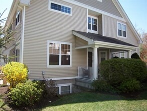 36 Briarbrook Dr in Briarcliff Manor, NY - Building Photo - Building Photo