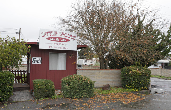 Little Woods Mobile Villa in Petaluma, CA - Building Photo - Building Photo