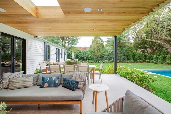 19 Osborne Ln in East Hampton, NY - Building Photo - Building Photo