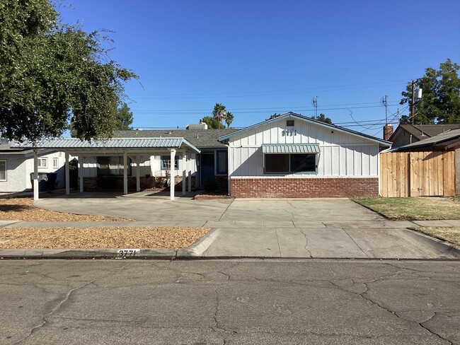 3771 E Swift Ave in Fresno, CA - Building Photo - Building Photo