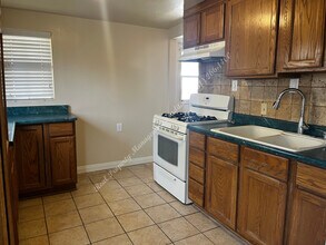 2806 Park Ave in Rosamond, CA - Building Photo - Building Photo