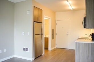 1313 SE Spokane St in Portland, OR - Building Photo - Building Photo
