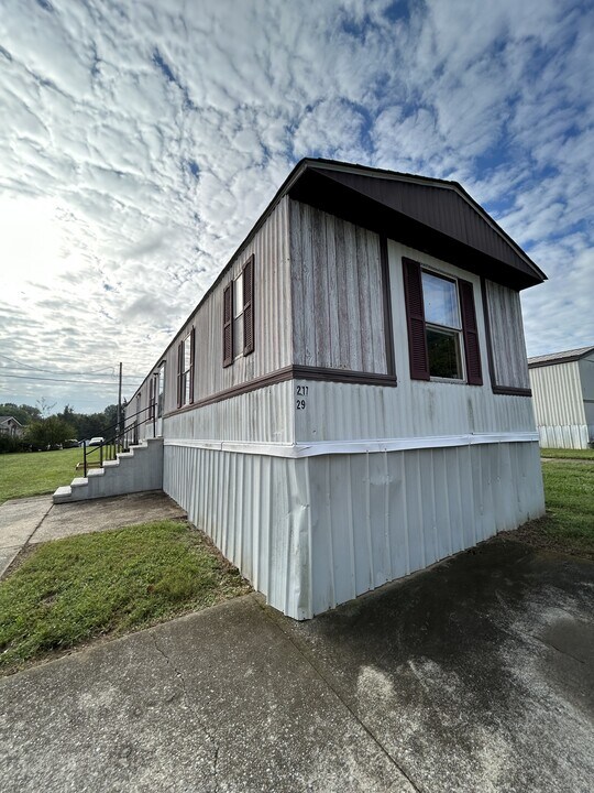 217 Tyler St in Oak Grove, KY - Building Photo