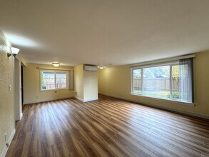 621 E 57th St in Tacoma, WA - Building Photo - Building Photo