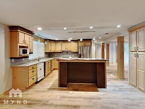 32117 33rd Ave SW in Federal Way, WA - Building Photo - Building Photo
