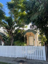 810 Crestmoore Pl, Unit 1 in Venice, CA - Building Photo - Building Photo