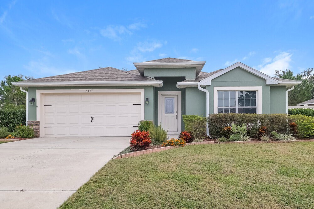 4477 Manica Dr in Tavares, FL - Building Photo