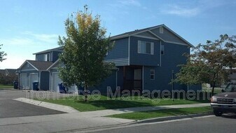 2490 Wheeler Dr in Bozeman, MT - Building Photo