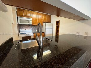 10700 SW 108th Ave in Miami, FL - Building Photo - Building Photo