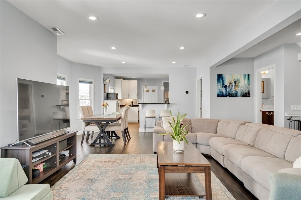 11 Lexington St, Unit 11 in Watertown, MA - Foto de edificio
