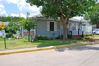 Crestwood Square Apartments in Keene, TX - Building Photo - Building Photo