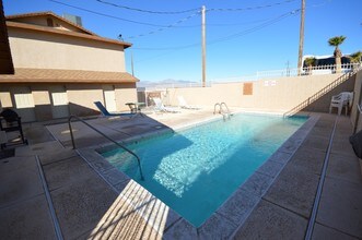 2725 Calle de Mercado in Bullhead City, AZ - Building Photo - Building Photo