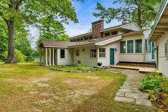 735 Mere Point Rd in Brunswick, ME - Building Photo - Building Photo