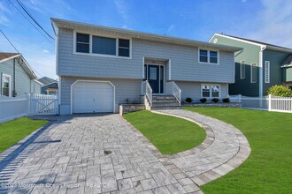 415 15th Ave in Belmar, NJ - Foto de edificio - Building Photo